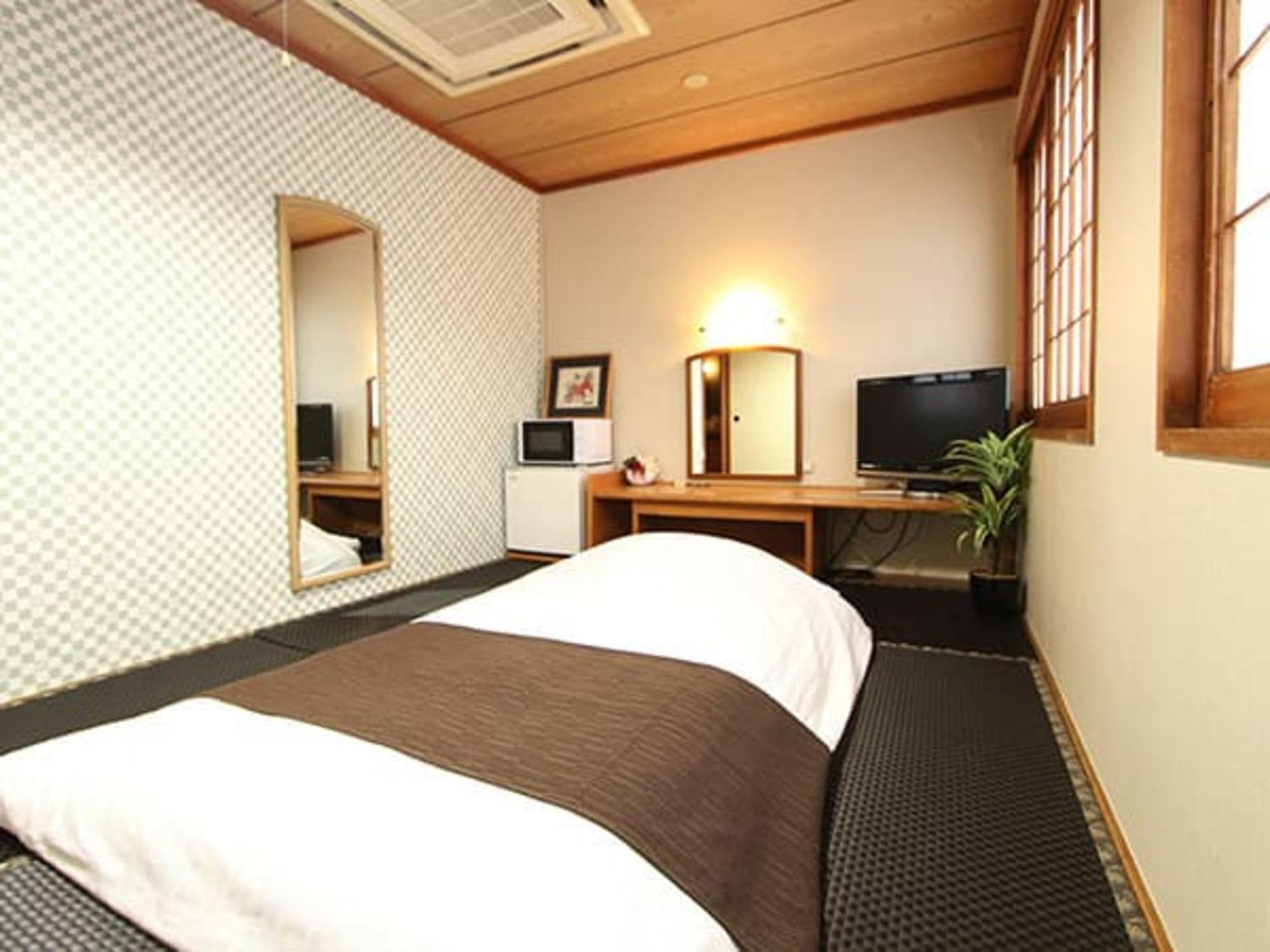 Hotel Livemax Budget Naha Tomarikou Exterior photo