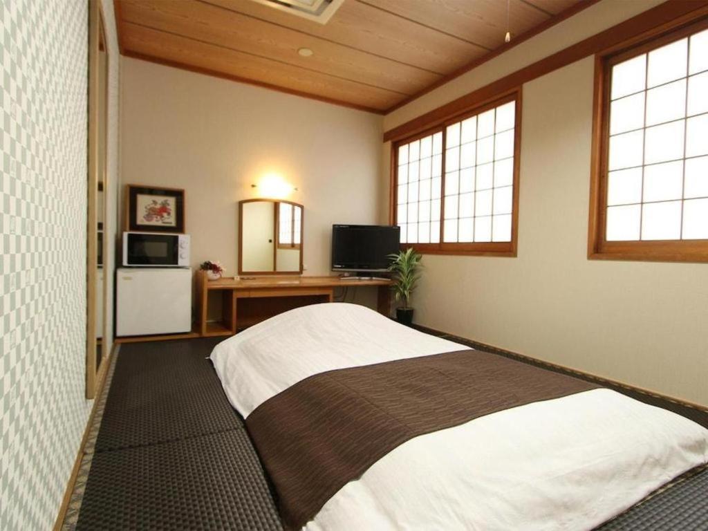Hotel Livemax Budget Naha Tomarikou Exterior photo