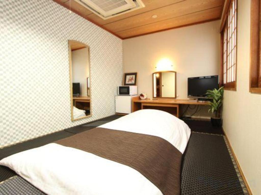 Hotel Livemax Budget Naha Tomarikou Exterior photo
